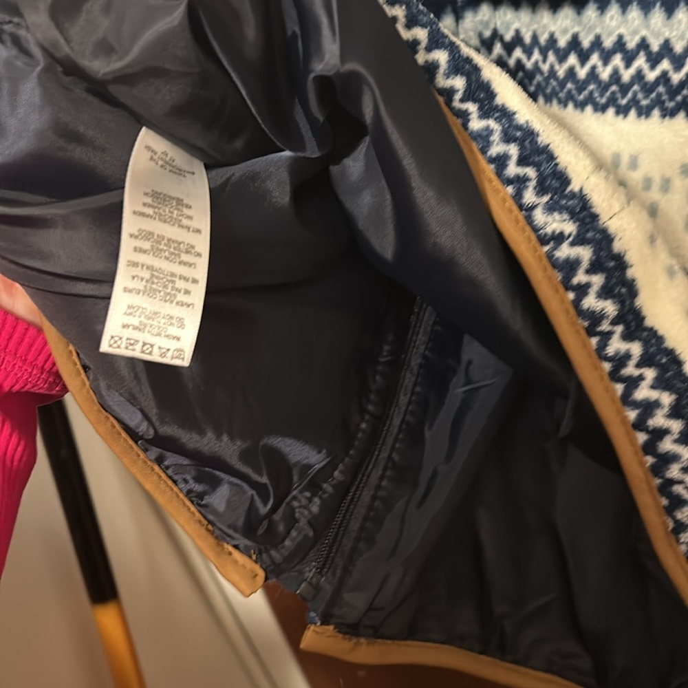 NWT ASOS Hooded Fluffy Vest - Picture 7 of 8